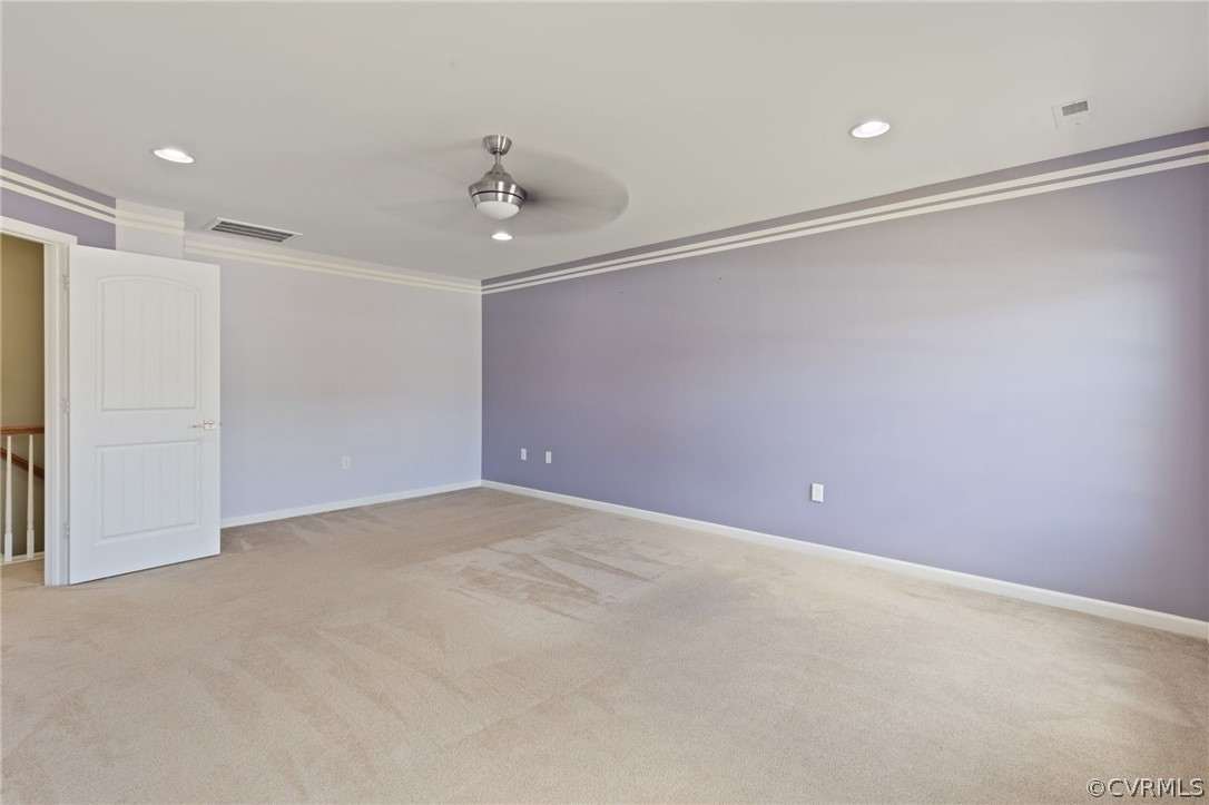 7016 Ravenscraig Cres