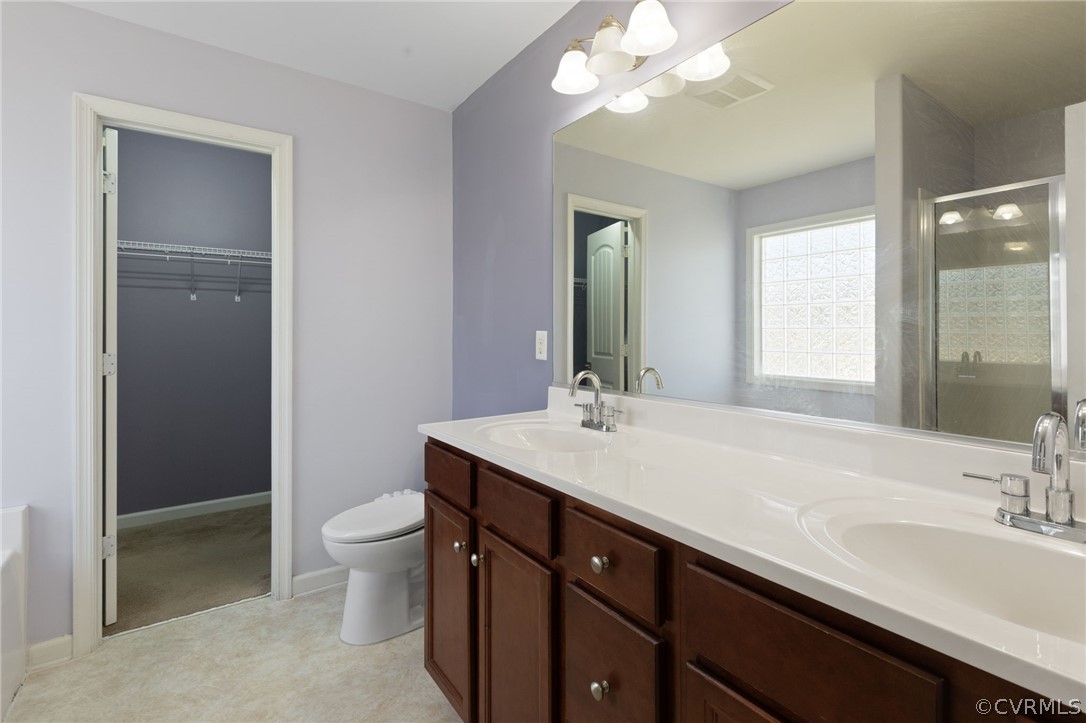 7016 Ravenscraig Cres