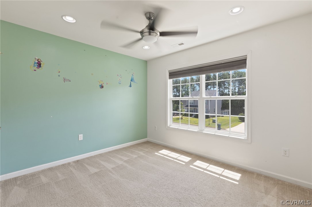 7016 Ravenscraig Cres