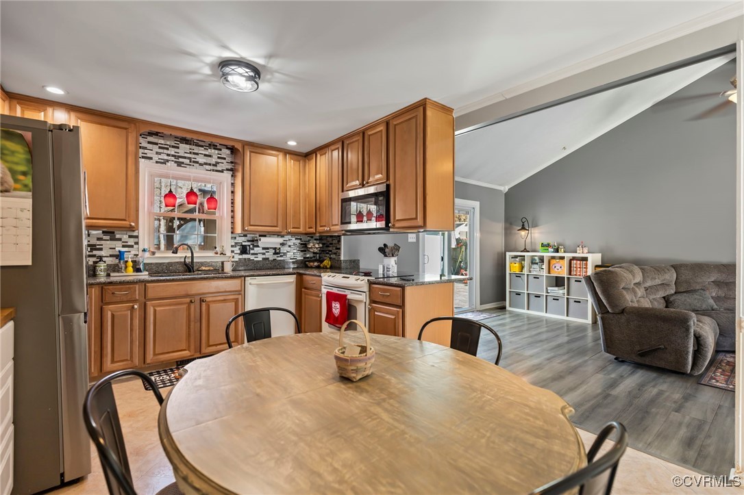 2930 Sand Hills Dr