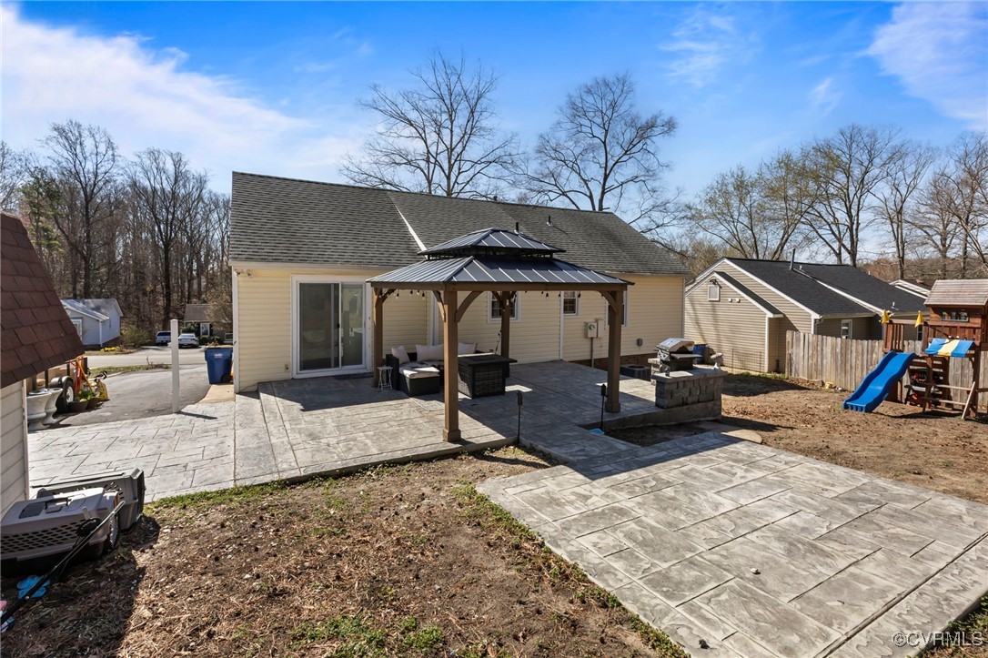 2930 Sand Hills Dr