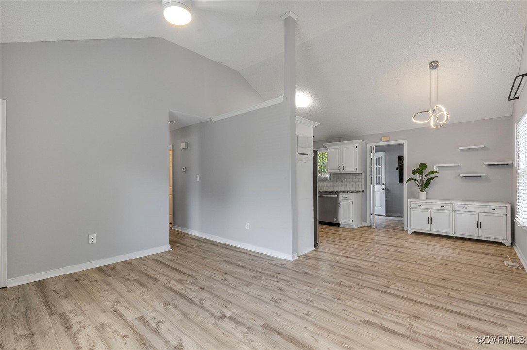408 Winnetka Ave
