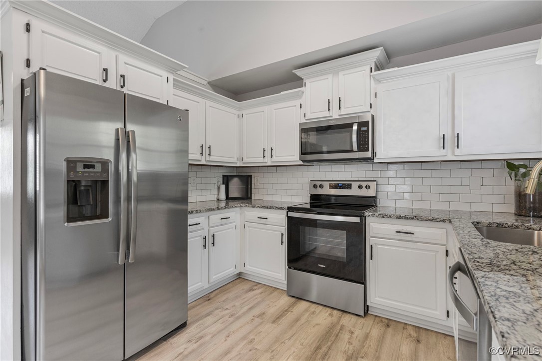 408 Winnetka Ave
