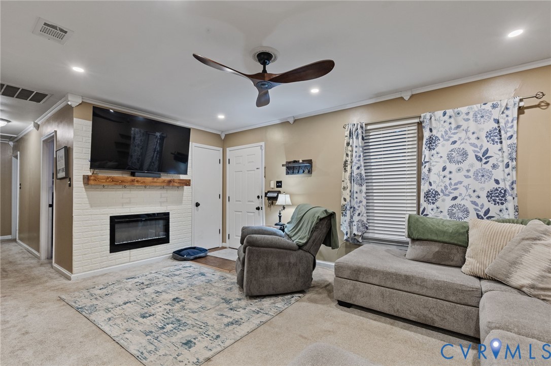15601 Roland View Dr