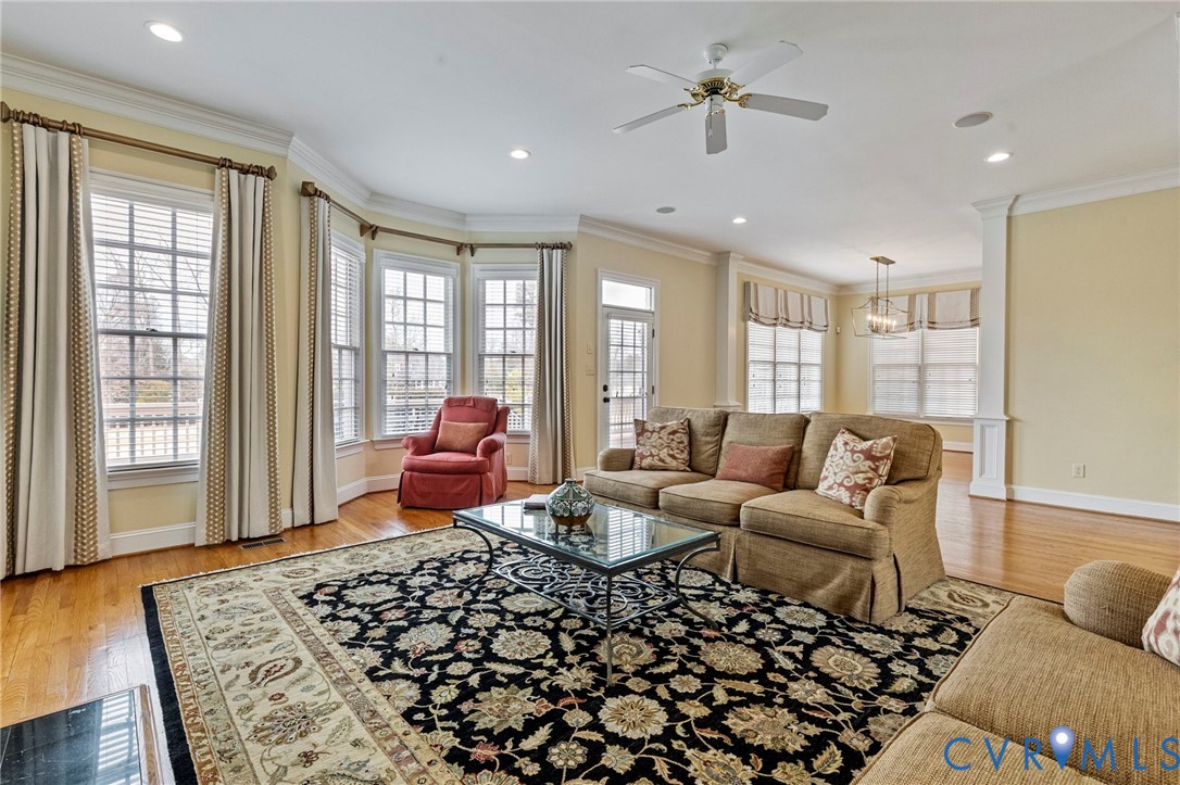 1625 N Founders Hl