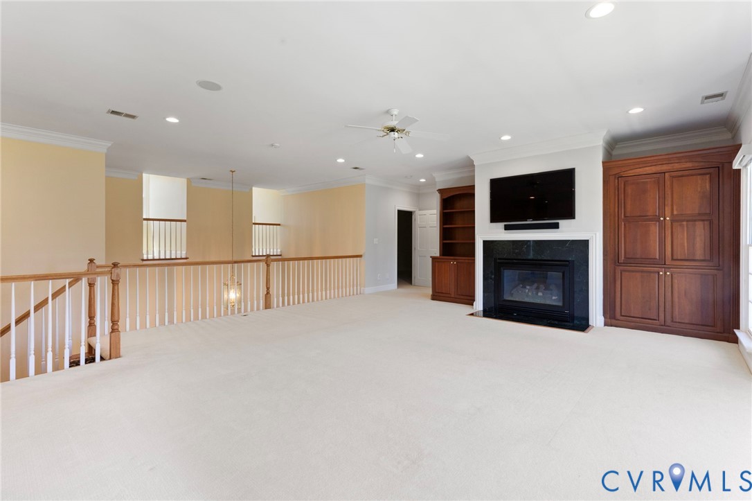 1625 N Founders Hl
