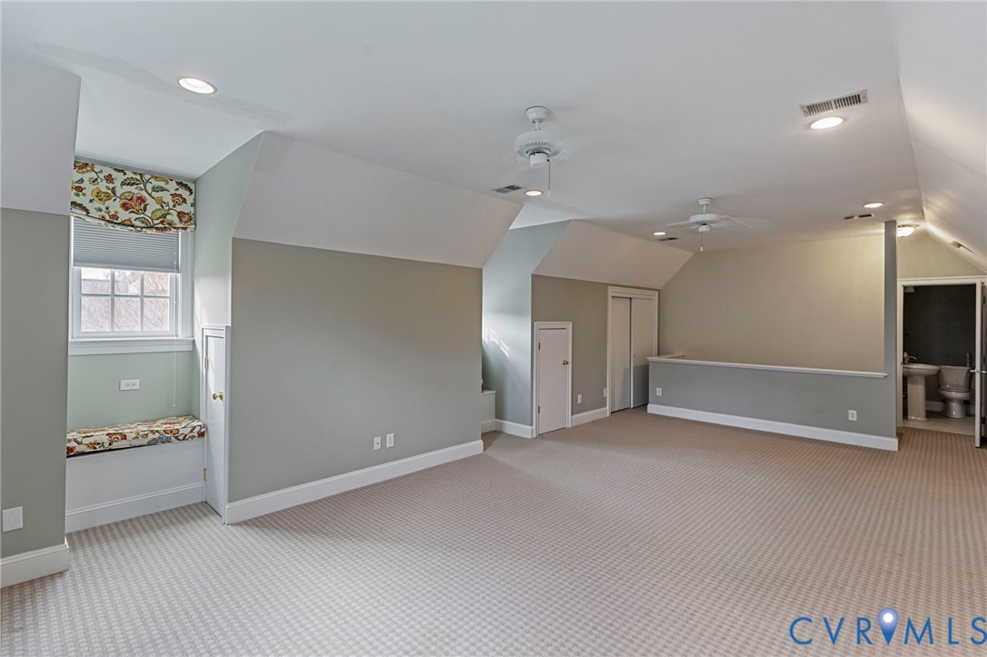 1625 N Founders Hl