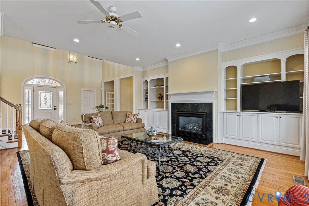 1625 N Founders Hl