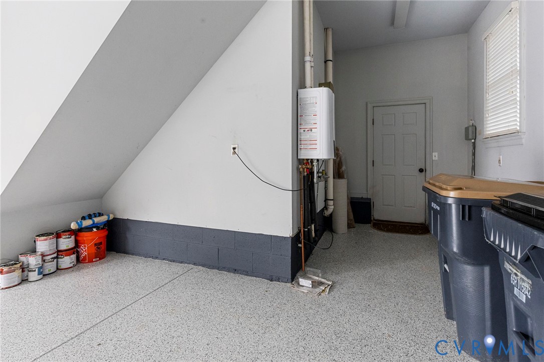1625 N Founders Hl