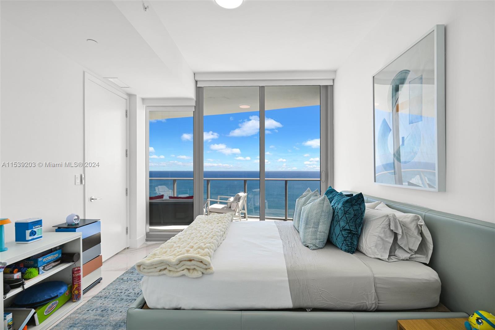 15701 Collins Ave # 3604