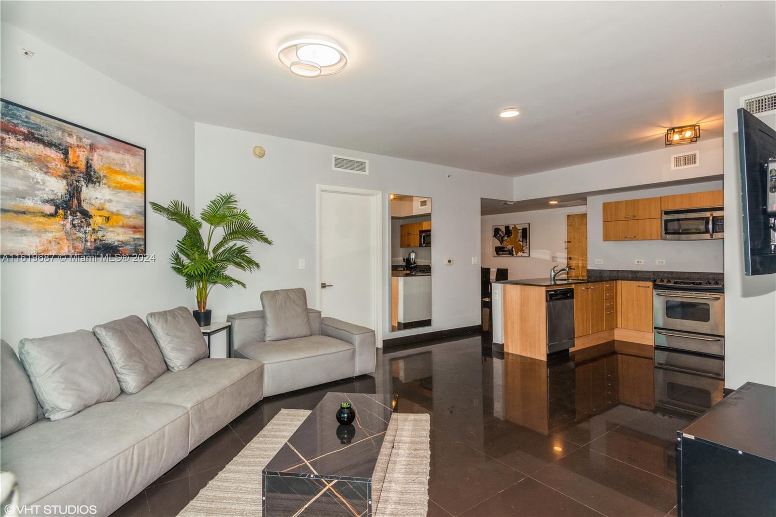 350 S Miami Ave Unit: 1406