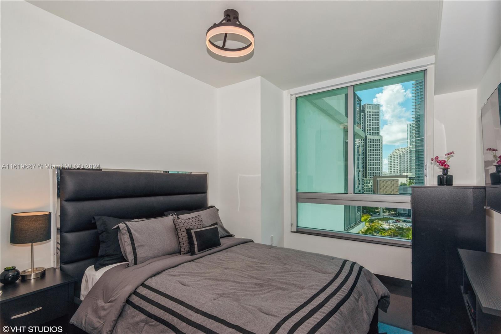 350 S Miami Ave Unit: 1406