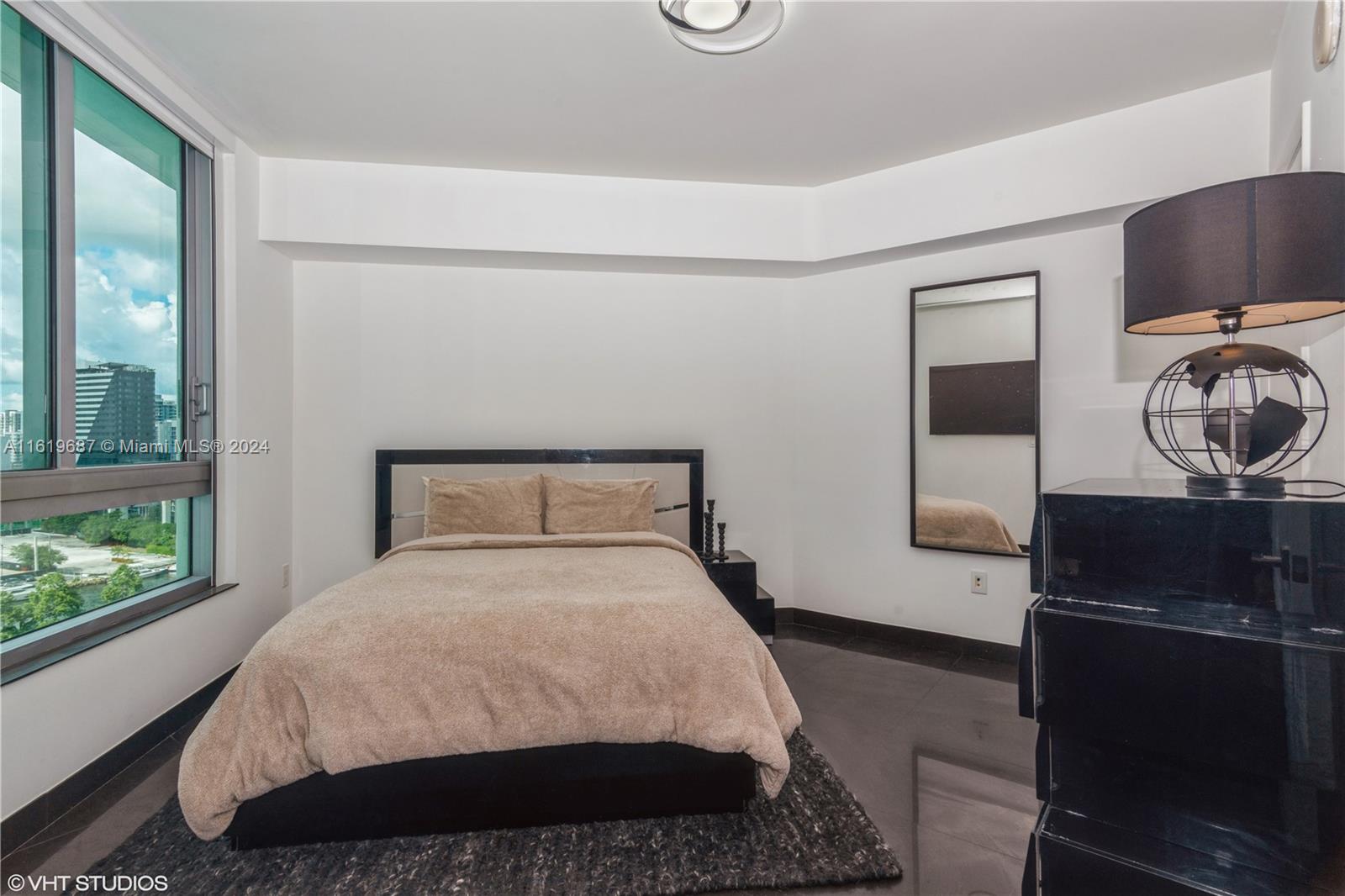 350 S Miami Ave Unit: 1406