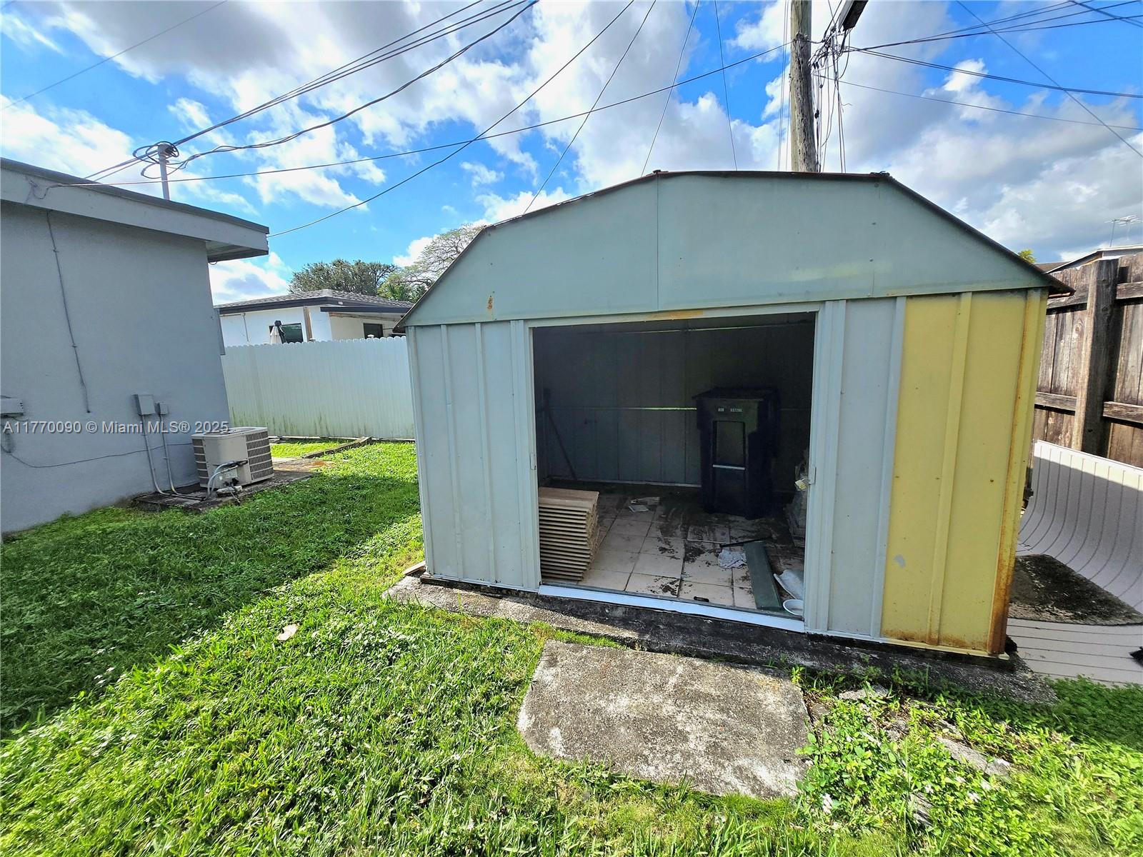 7625 SW 21 Terr