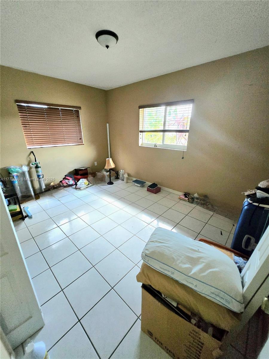 7625 SW 21 Terr