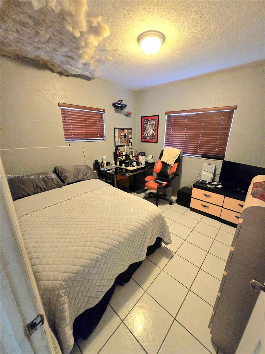 7625 SW 21 Terr
