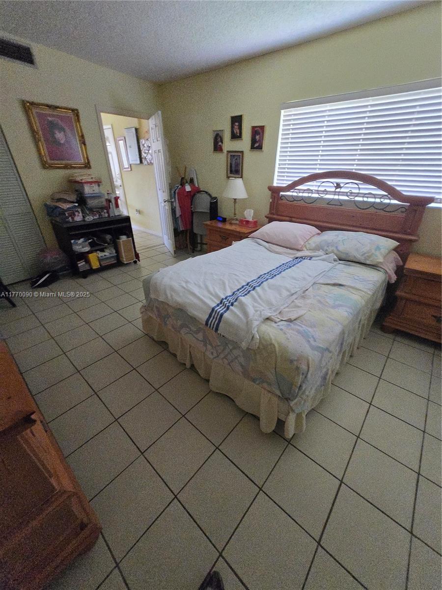 7625 SW 21 Terr