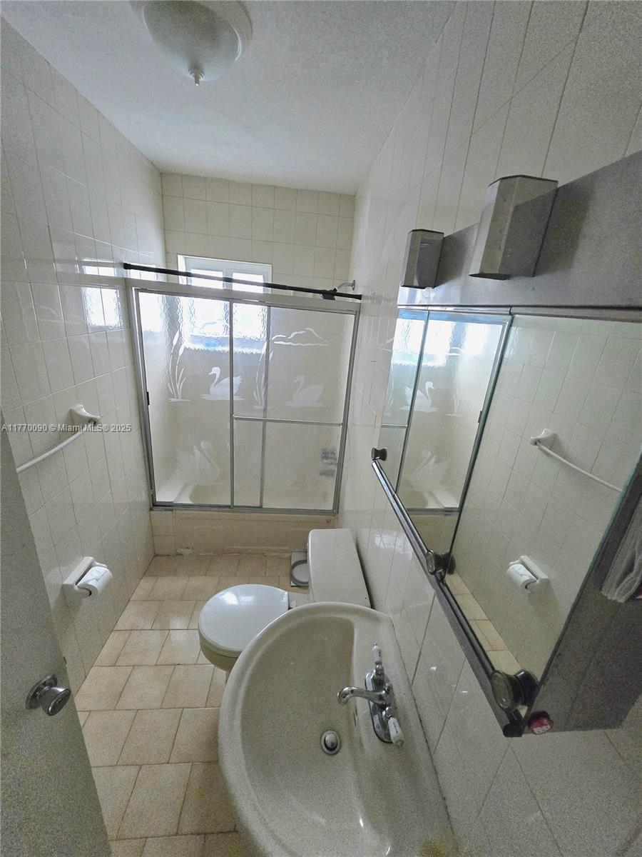 7625 SW 21 Terr