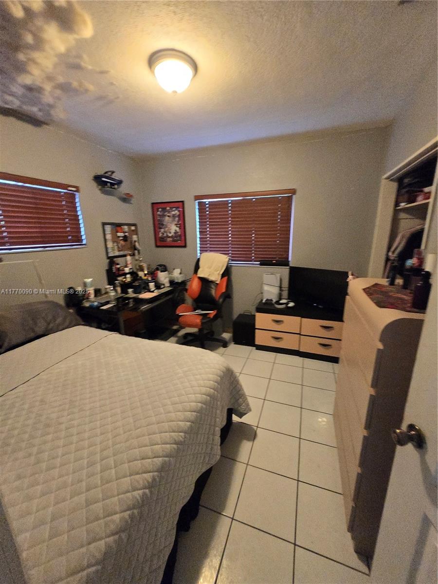 7625 SW 21 Terr