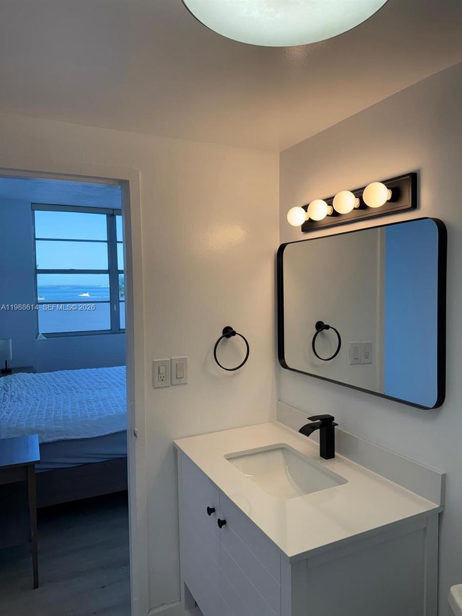 825 Brickell Bay Dr # 342