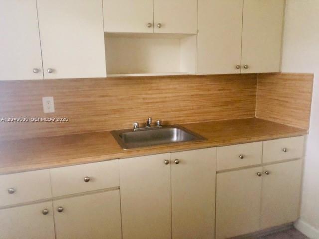 1008 E Ponce De Leon Blvd # 3