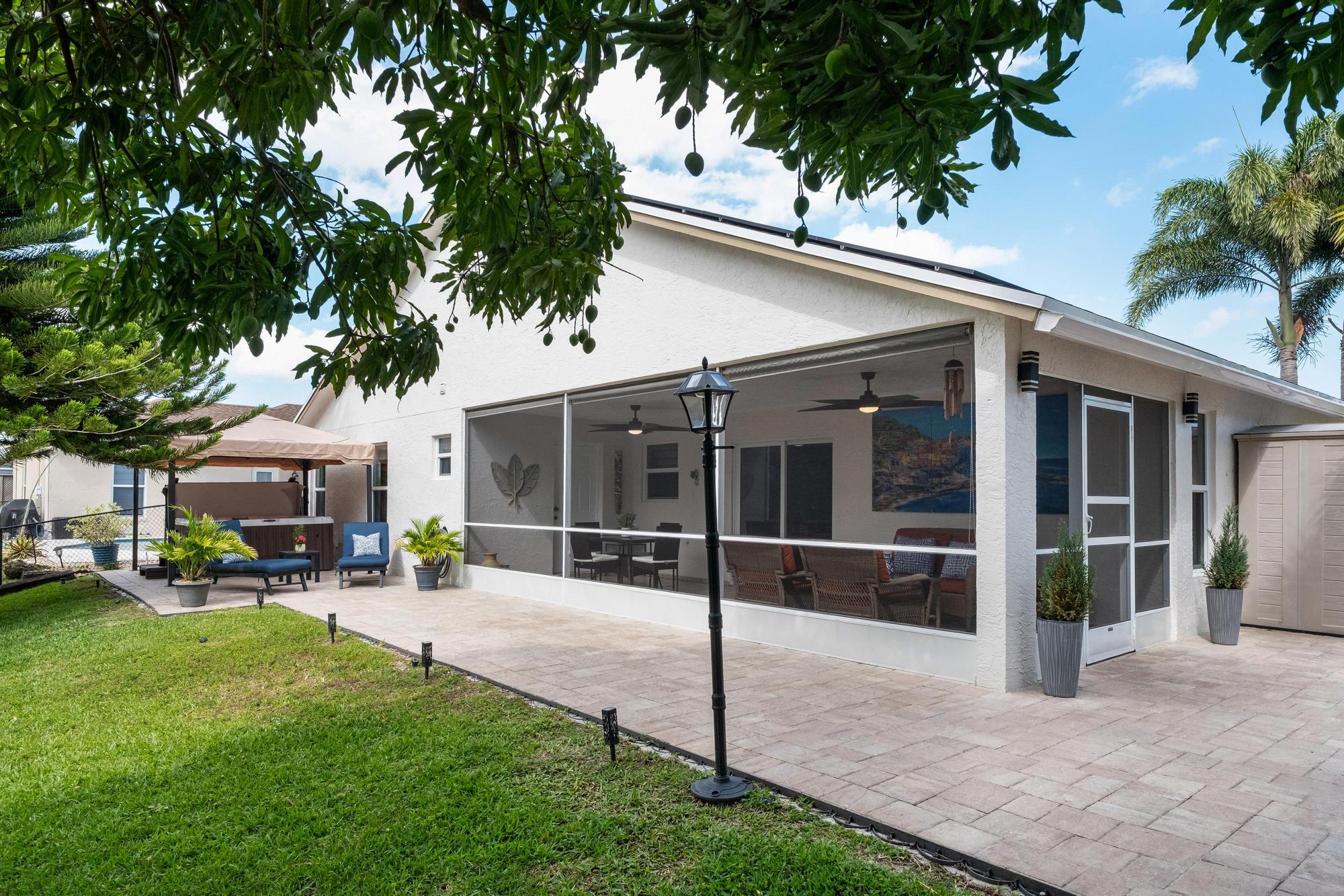 1128 Hatteras Circle