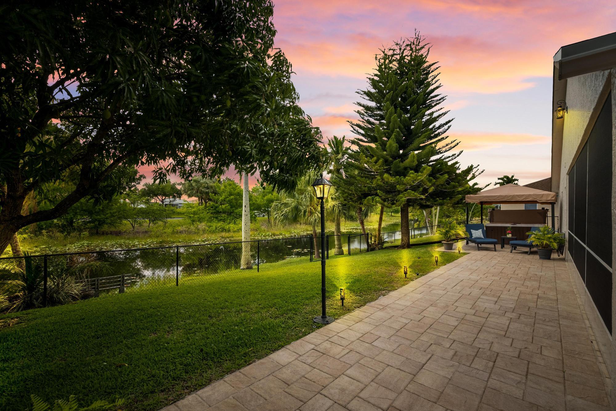 1128 Hatteras Circle