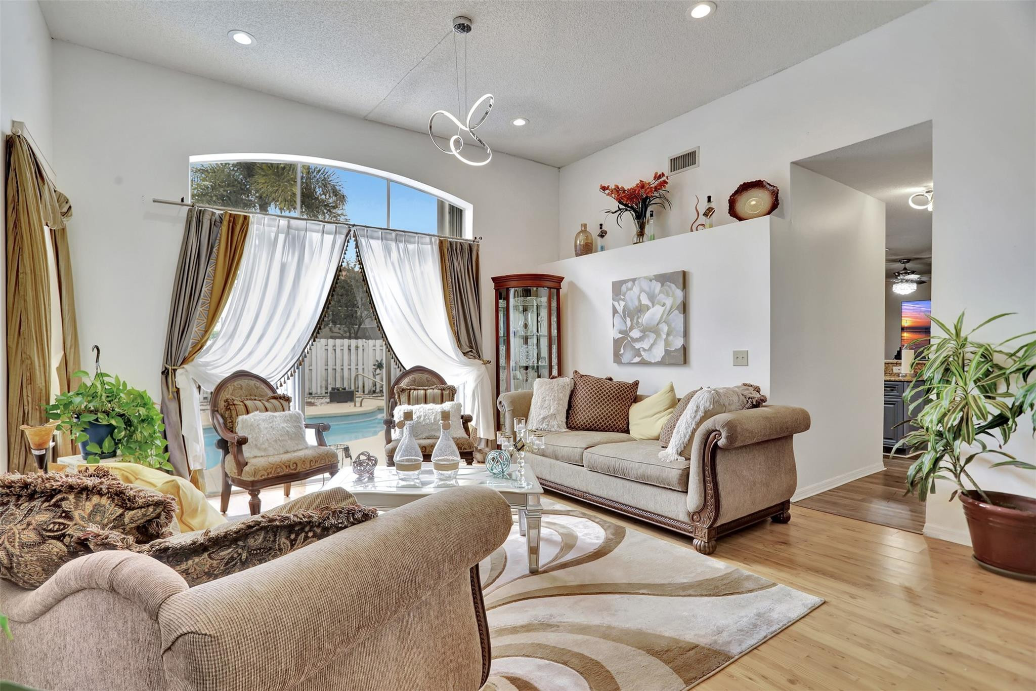 5433 NW 55th Terrace