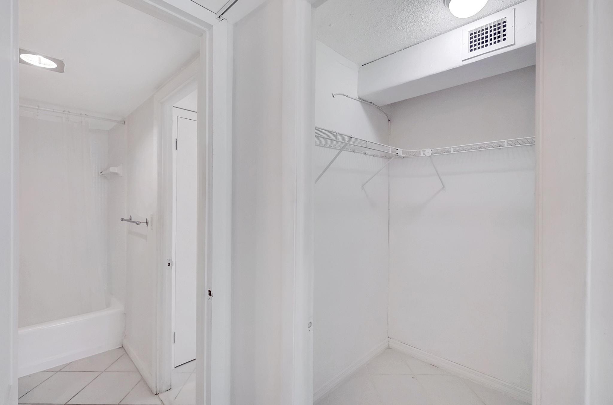345 Ocean Dr 407