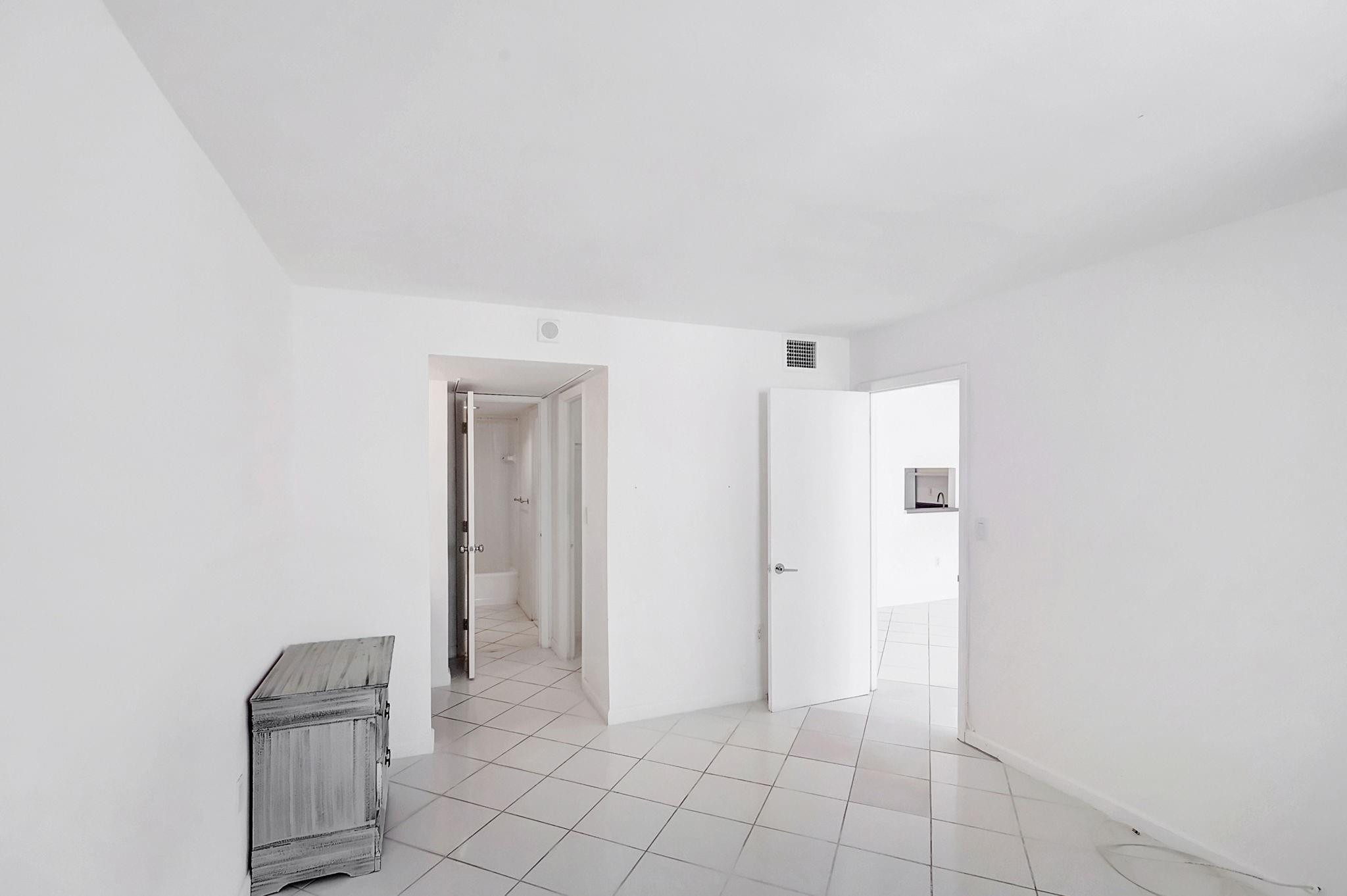 345 Ocean Drive 407