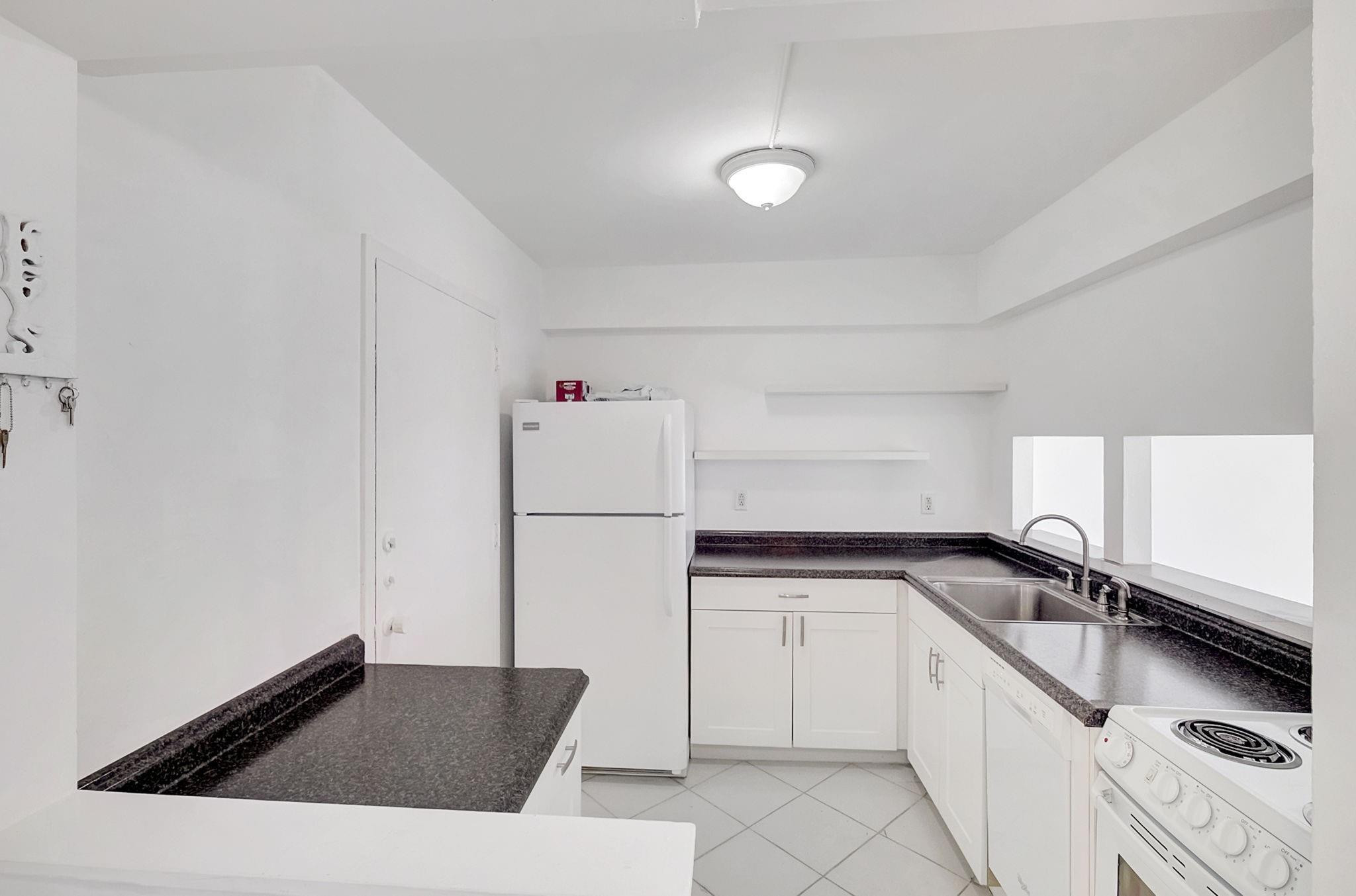 345 Ocean Drive 407
