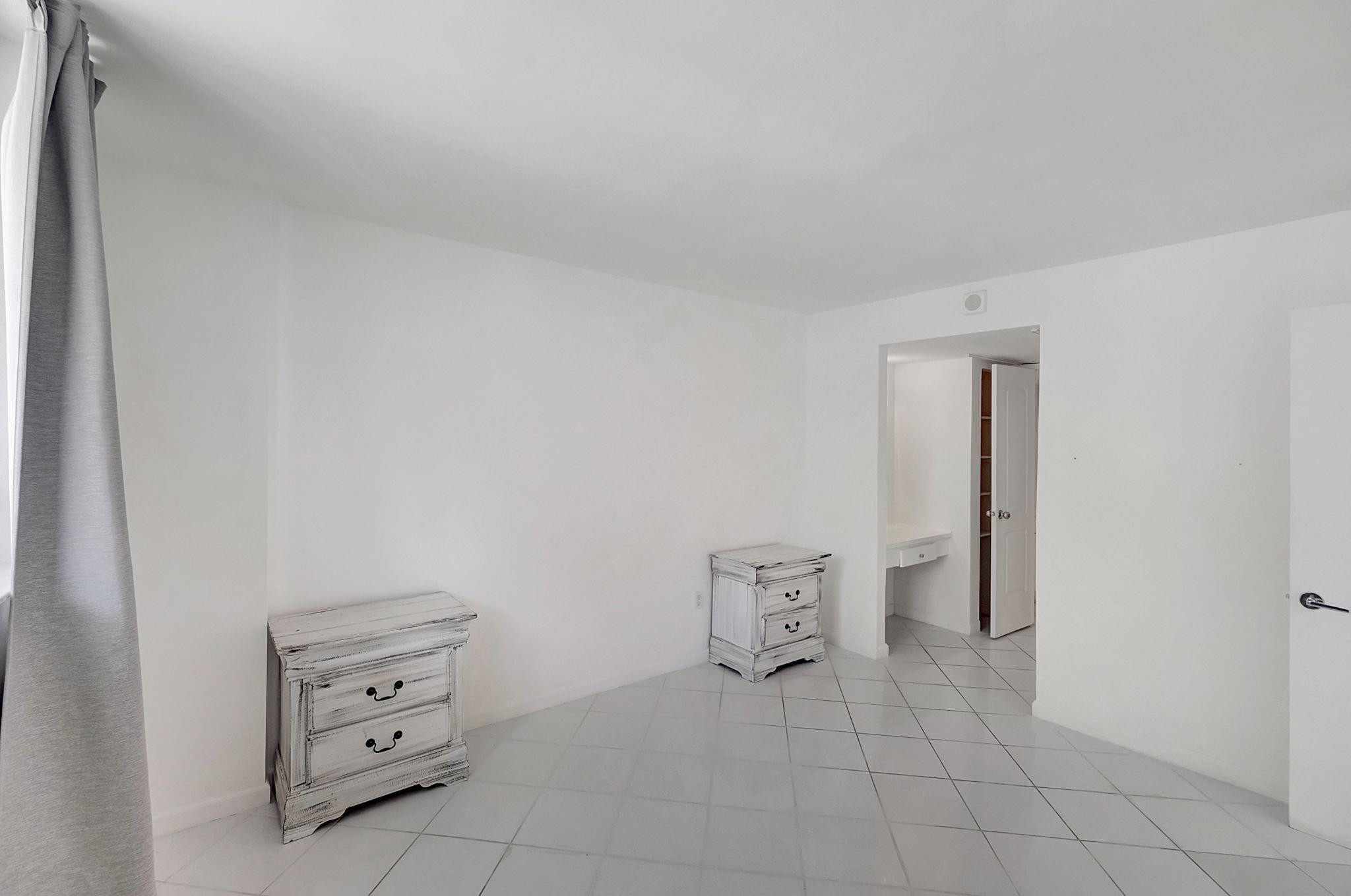 345 Ocean Drive 407