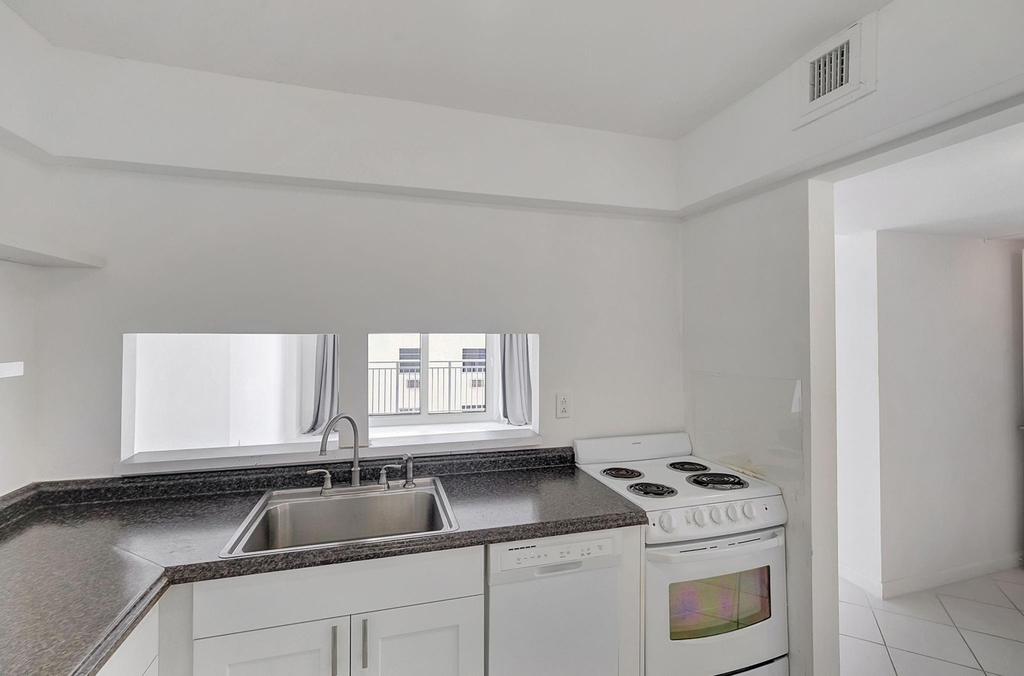 345 Ocean Drive 407