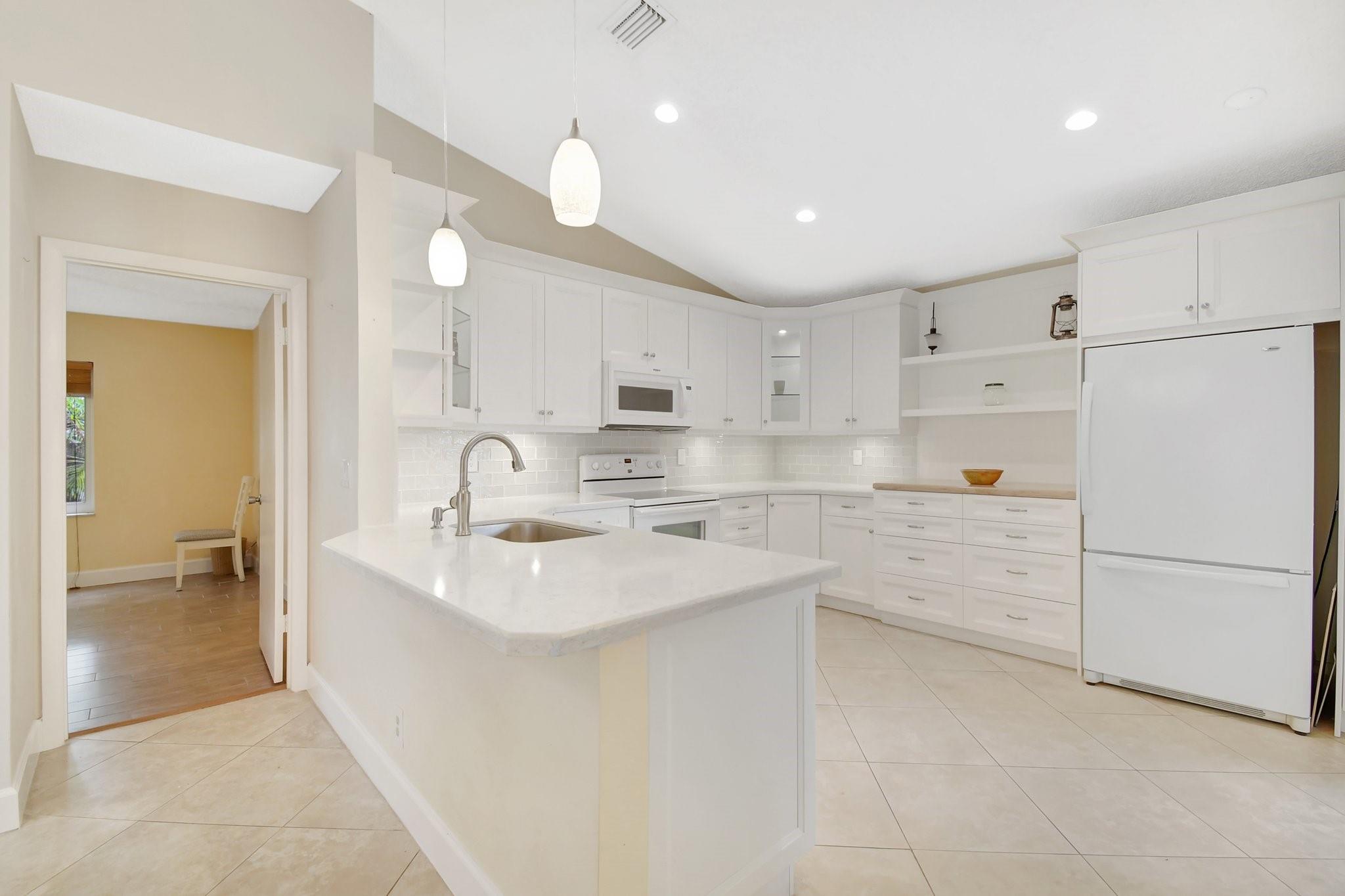 134 E Riverbend Dr