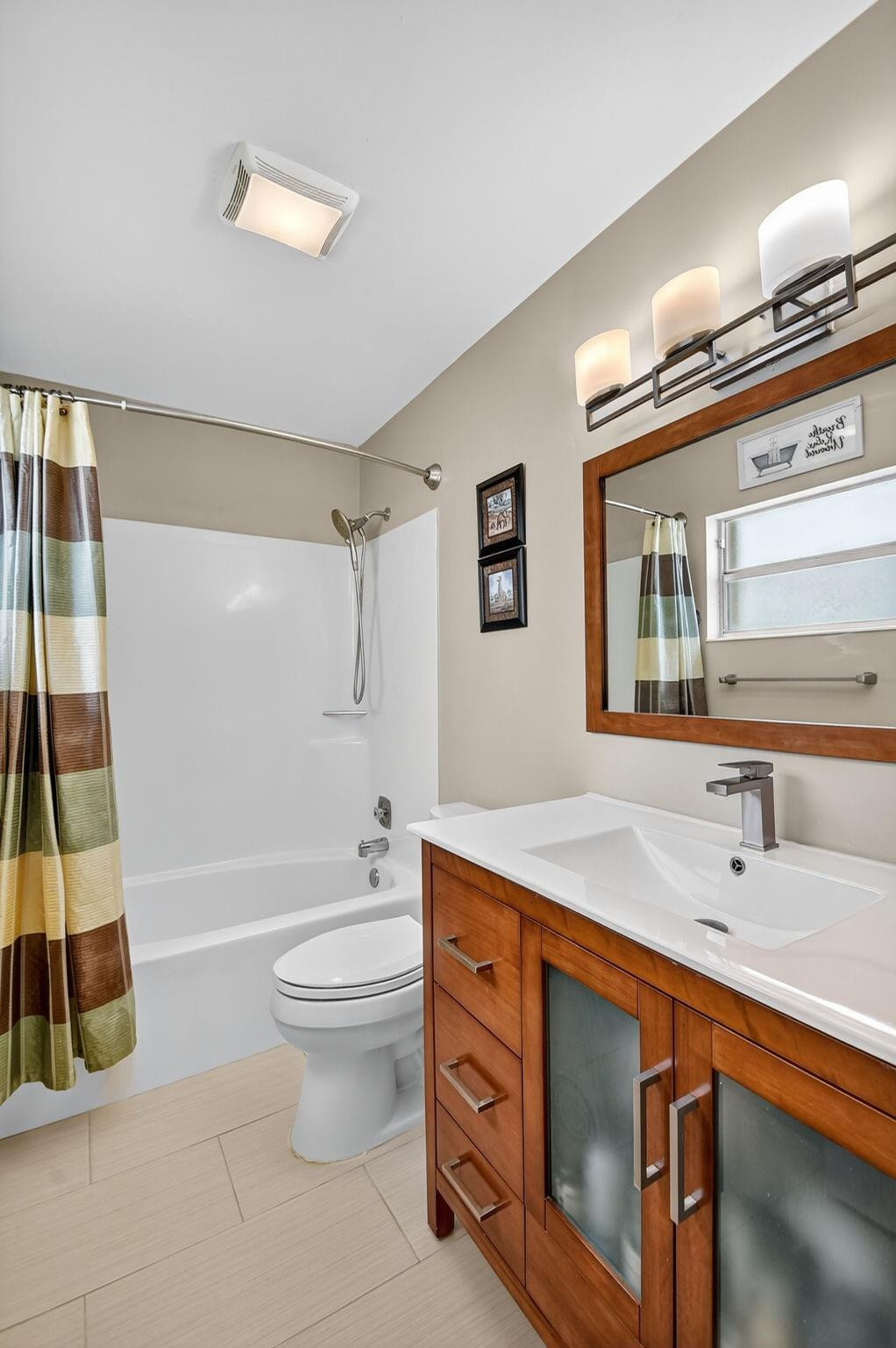 121 Lake Meryl Drive