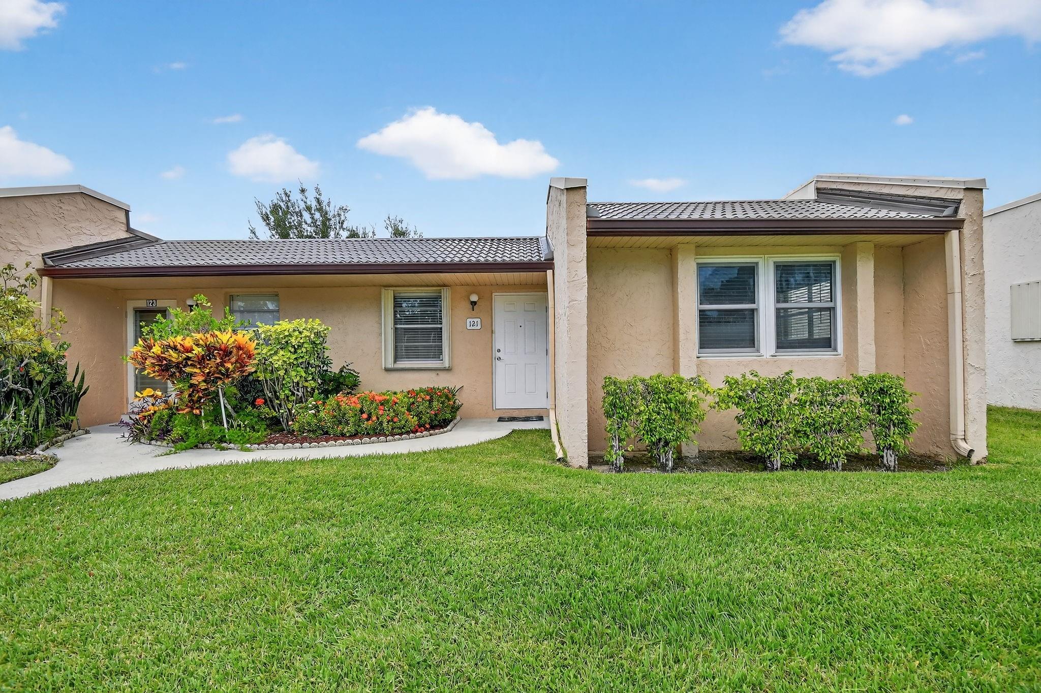 121 Lake Meryl Drive