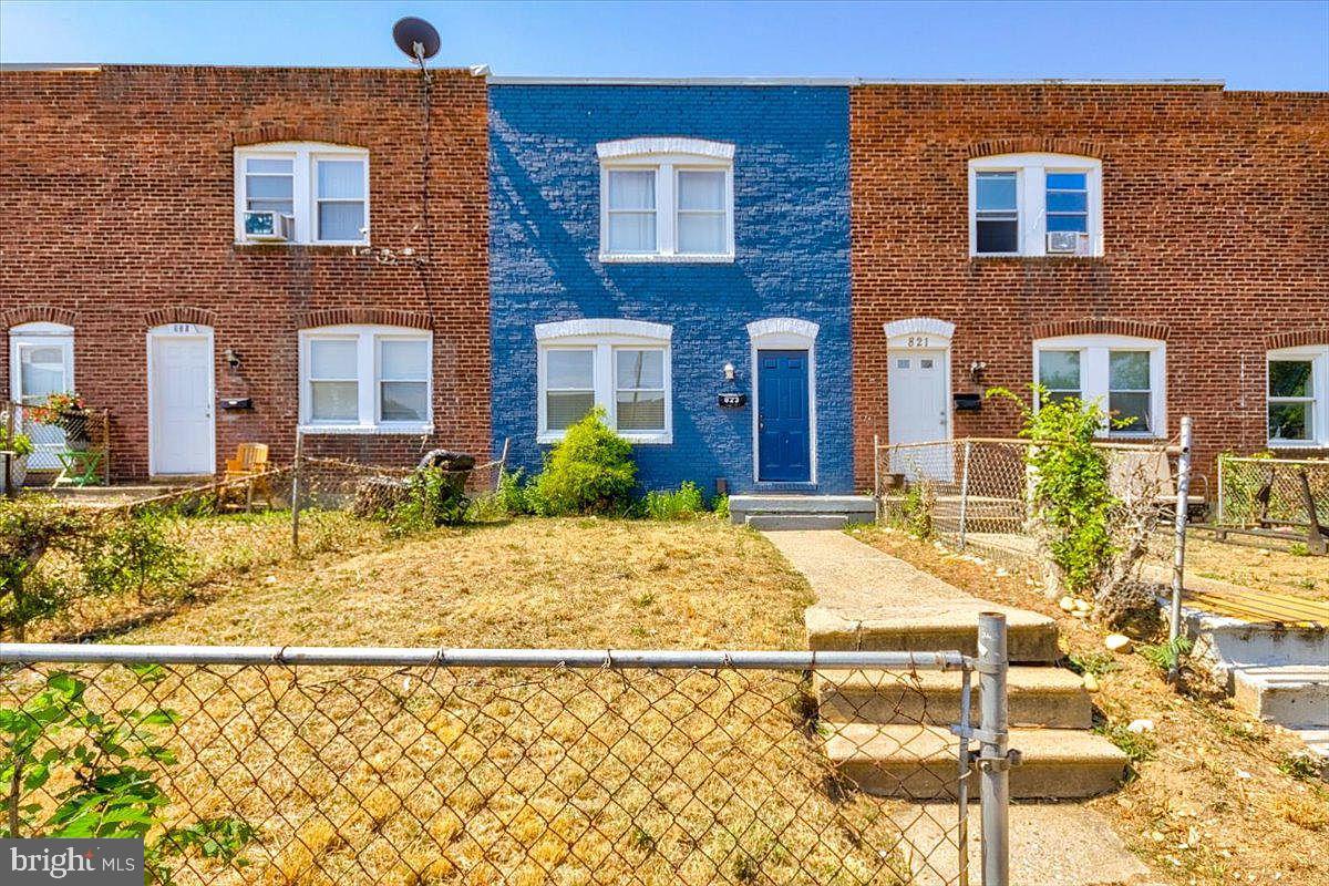 823 STOLL ST #1
