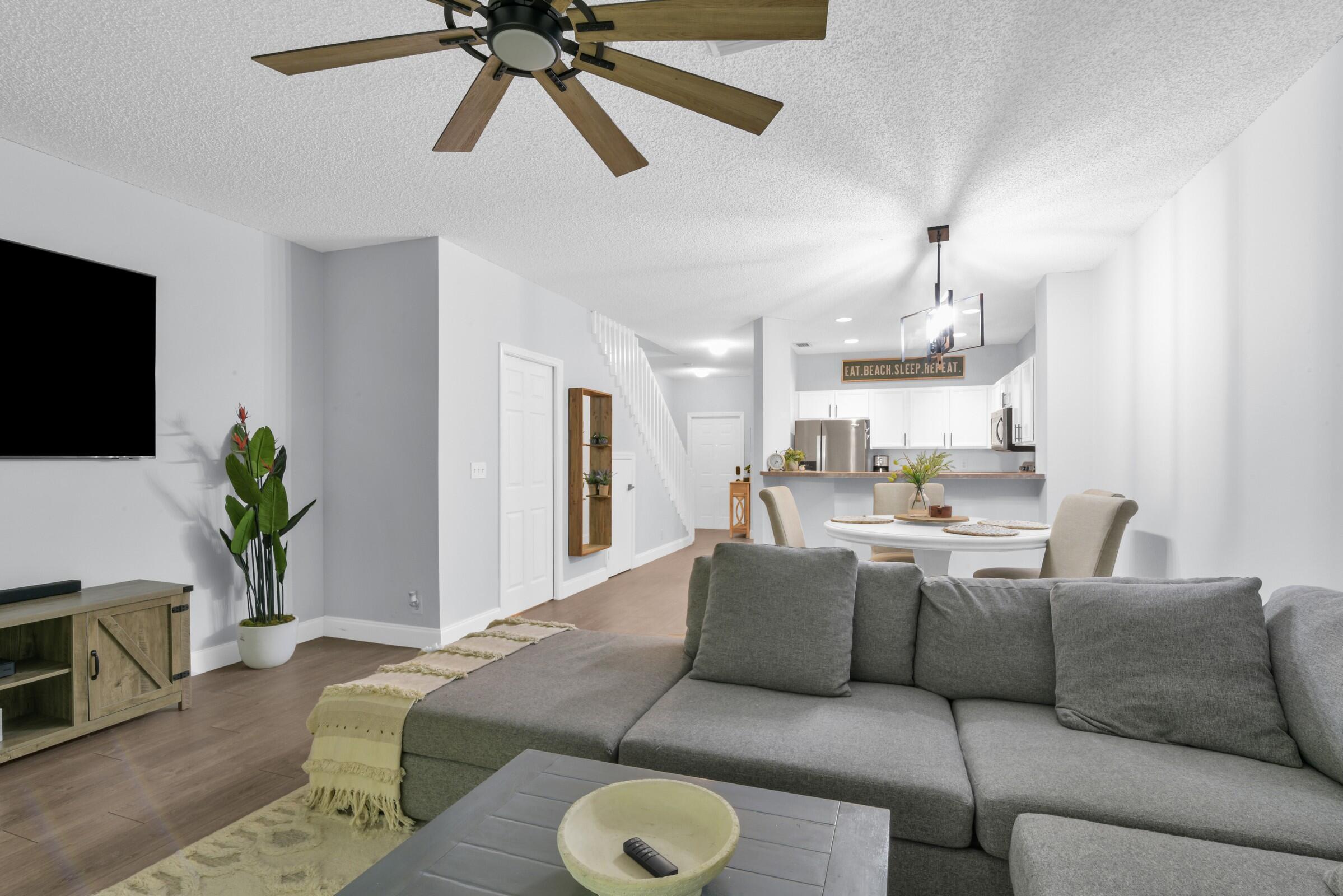 4653 Palmbrooke Cir Circle