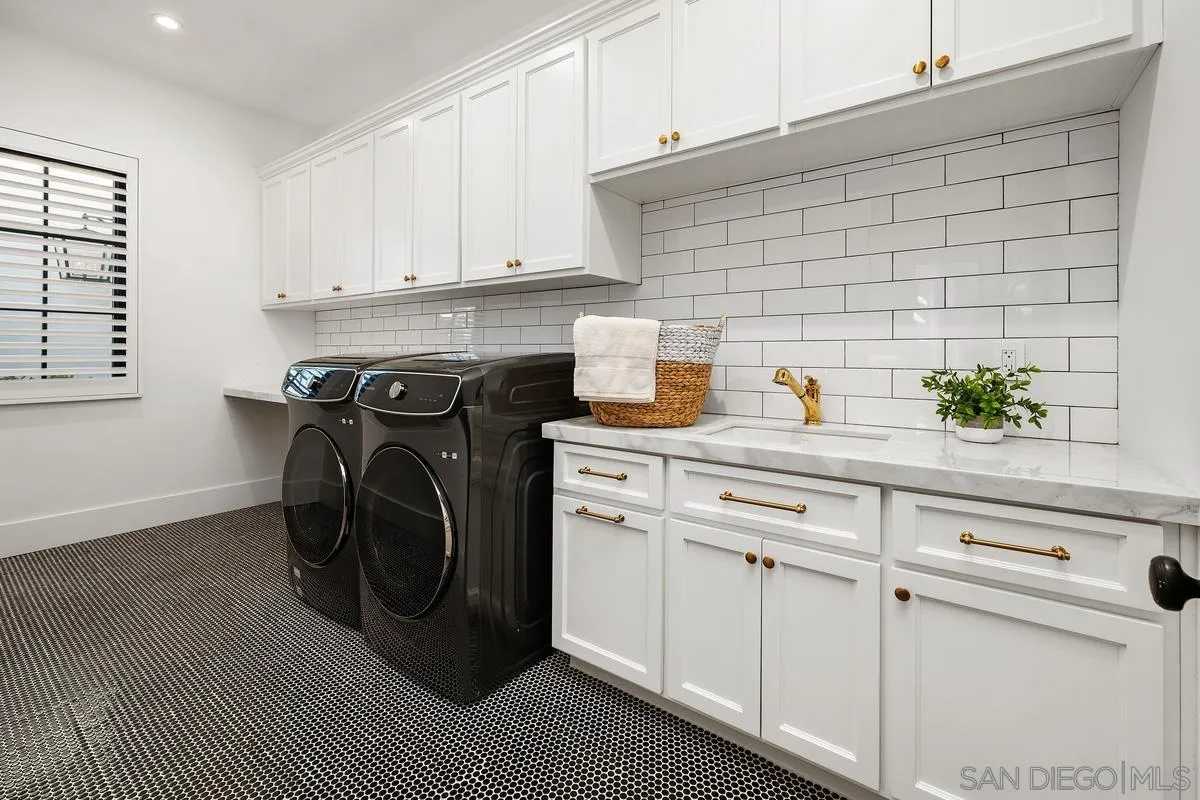 16561 Via Lago Azul