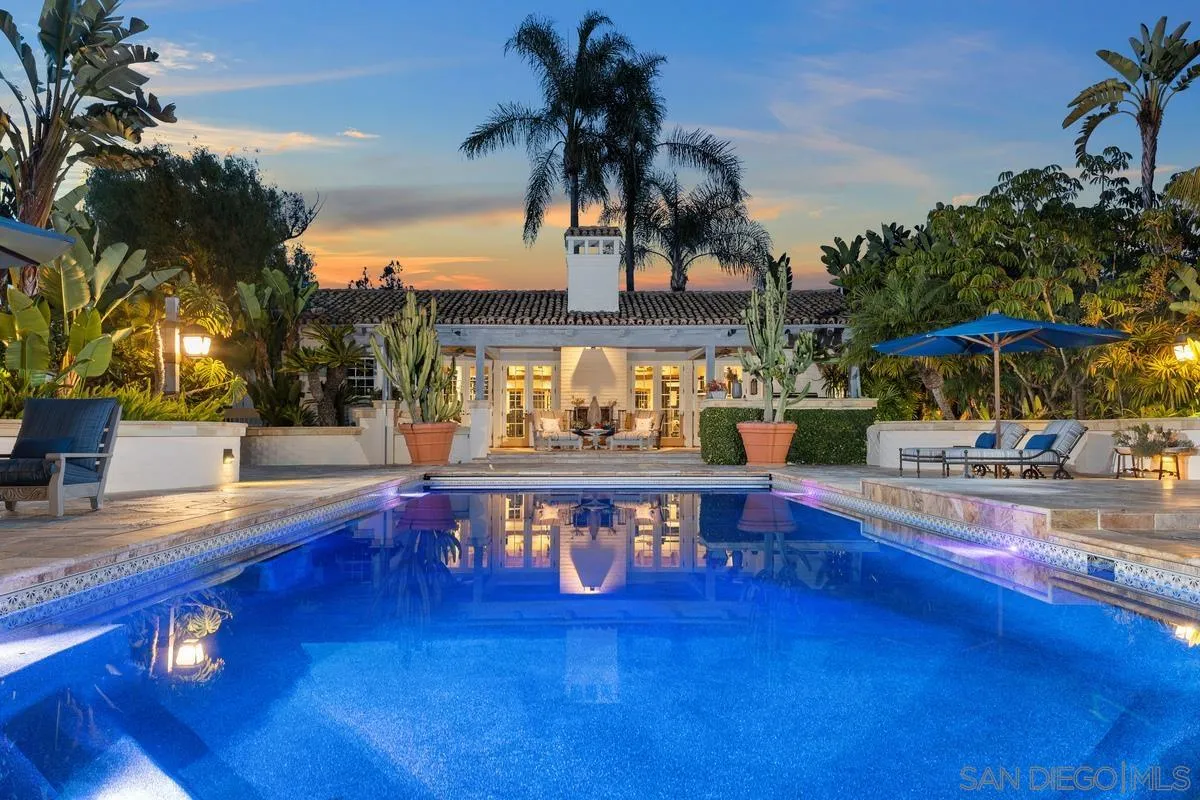 16337 Los Arboles