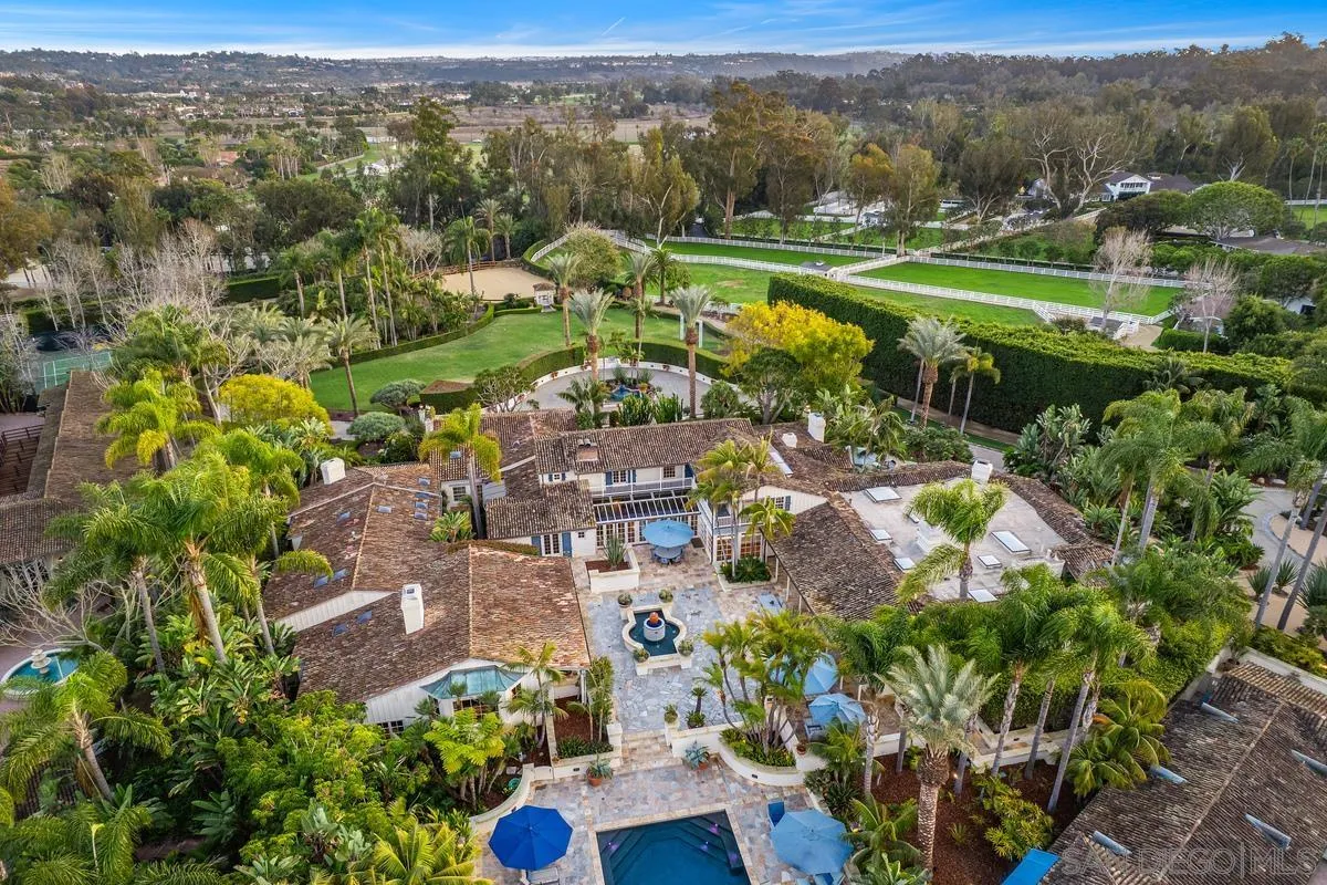 16337 Los Arboles