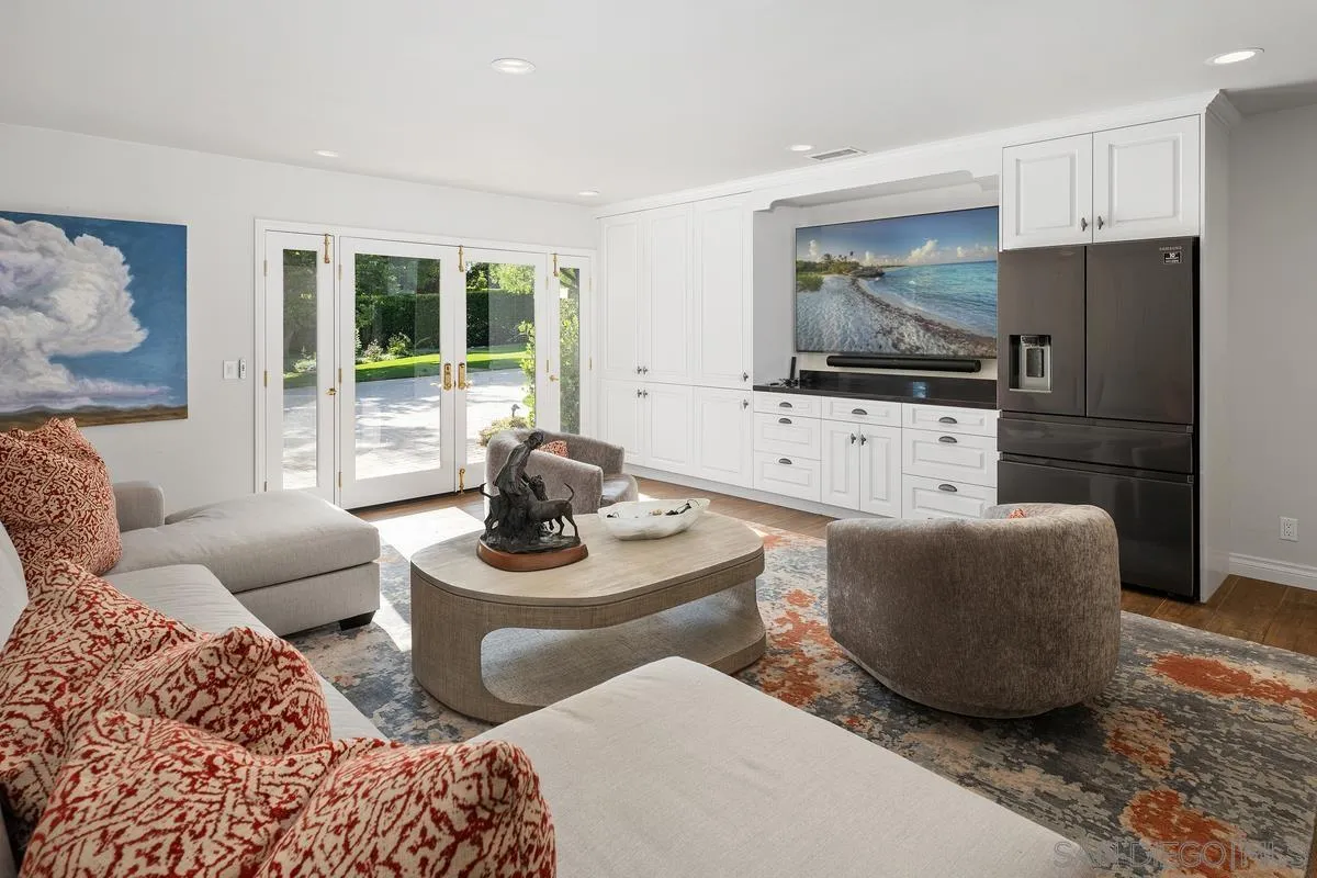 6351 Lago Lindo