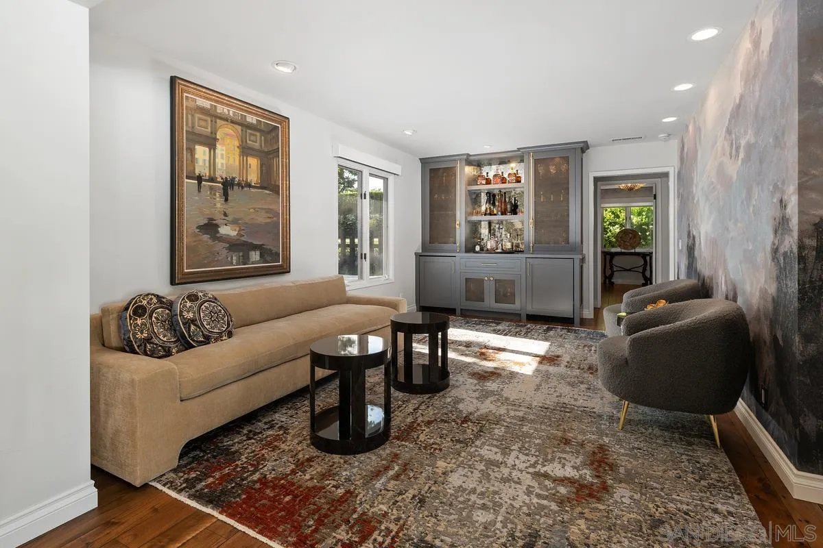 6351 Lago Lindo