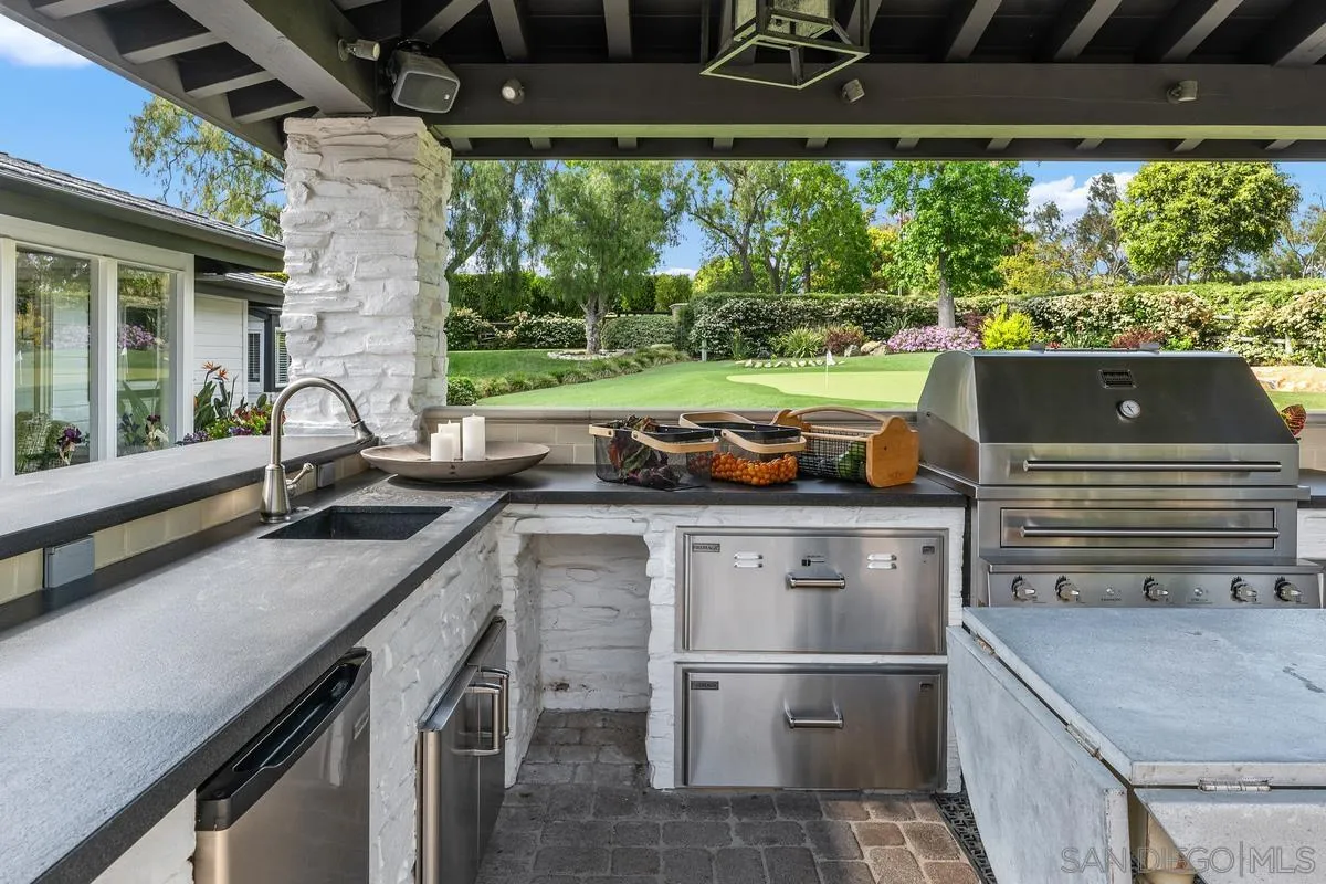 6351 Lago Lindo
