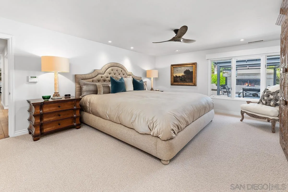 6351 Lago Lindo
