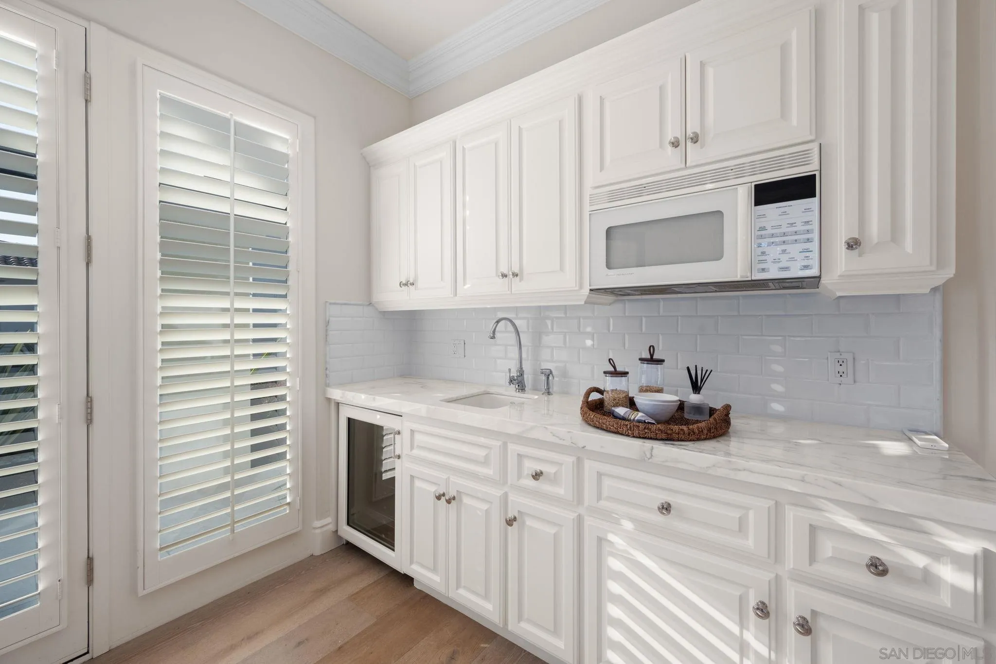 5986 Greensview Ct