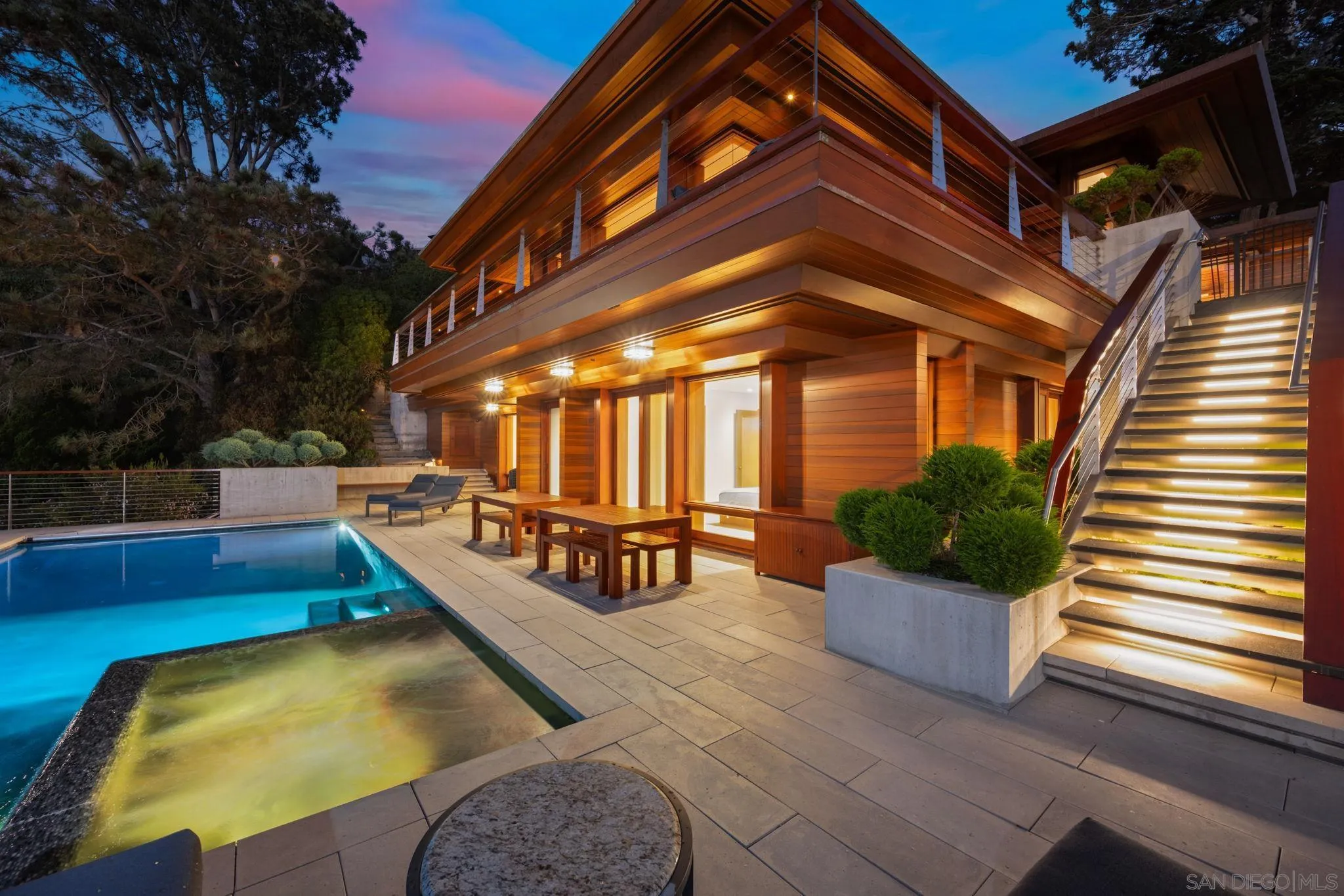 408 Luzon Ave