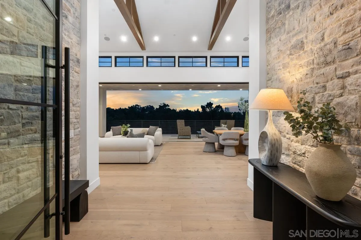 6691-93 Camino Saucito