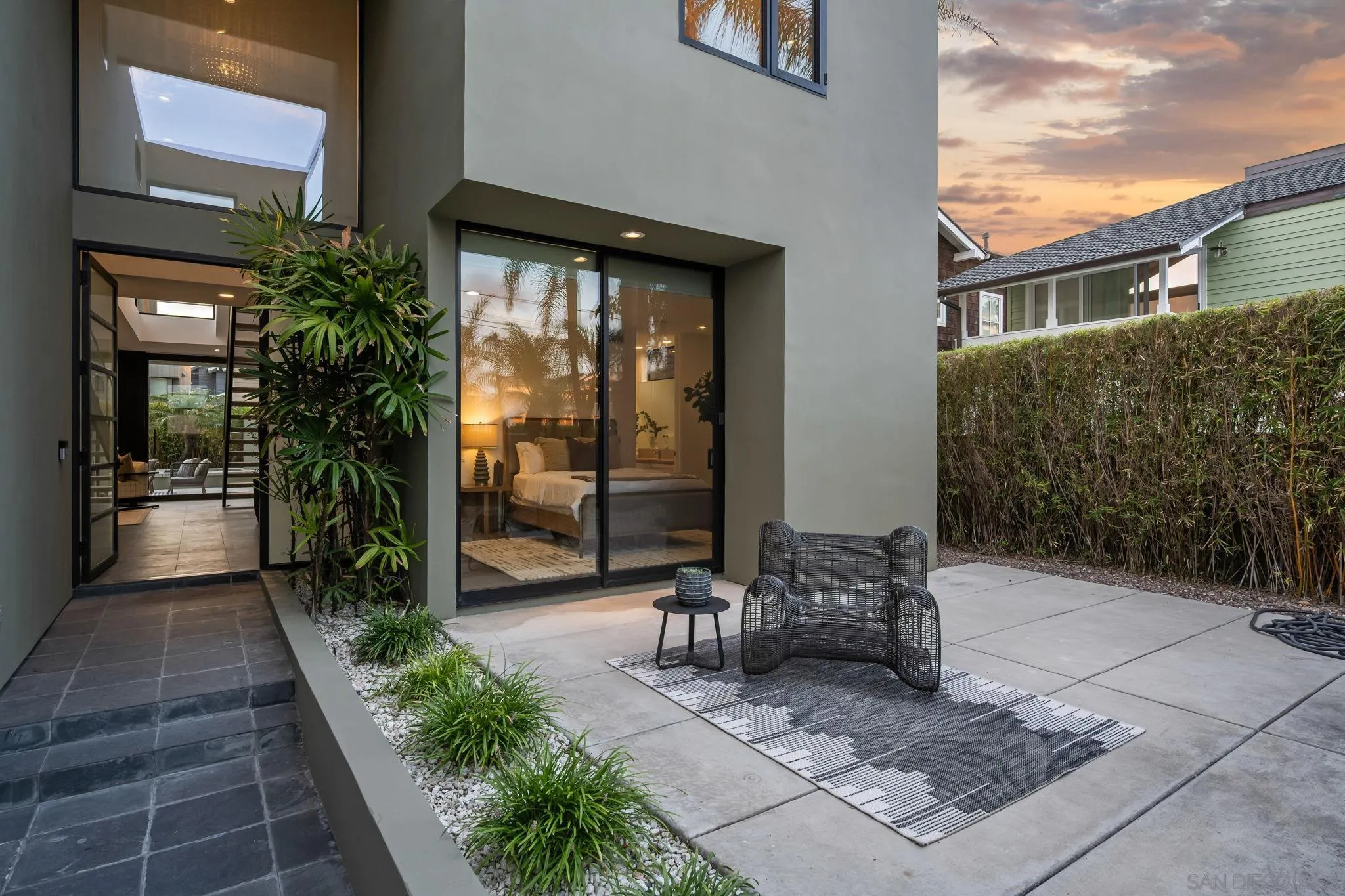 2402 Camino Del Mar