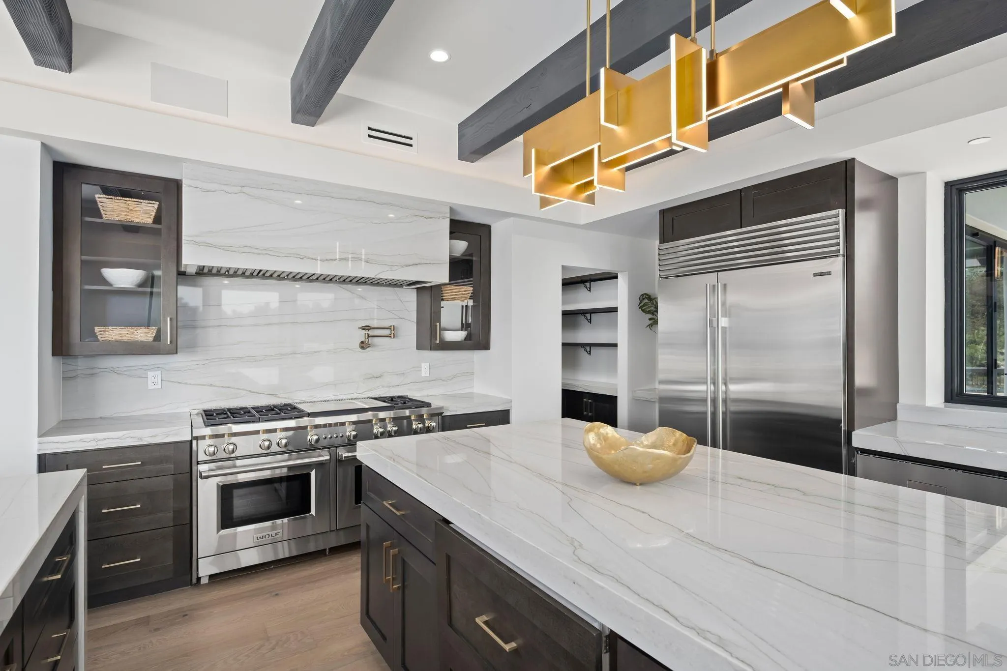 5465 Avenida Maravillas